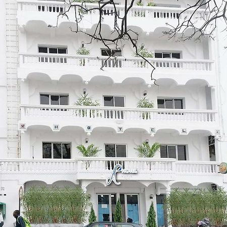 A L'Hotel Antananarivo Ngoại thất bức ảnh