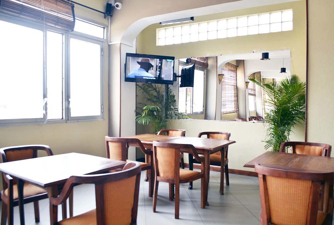 A L'Hotel Antananarivo Ngoại thất bức ảnh
